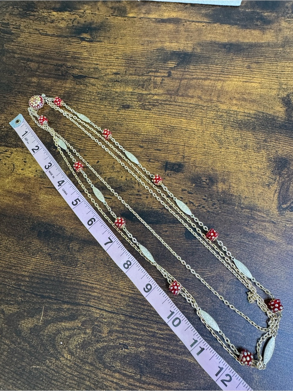 Hong Hong Red Sun/Flower Round Box Clasp Necklace Gold Aluminum Multi Strand - Picture 8 of 8